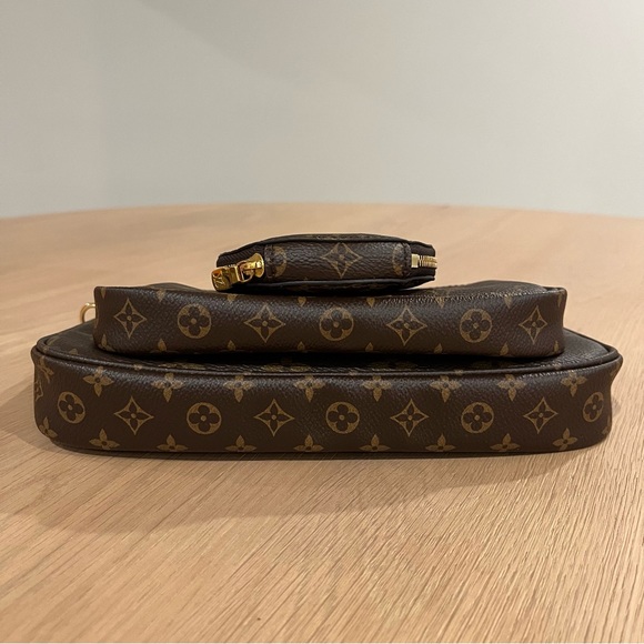 Louis Vuitton Multi Pochette Crossbody Bag - Picture 8 of 9